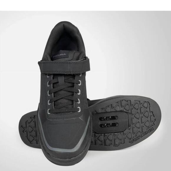 NEW ENDURA INC unisex hummvee clipless athletic shoe in black